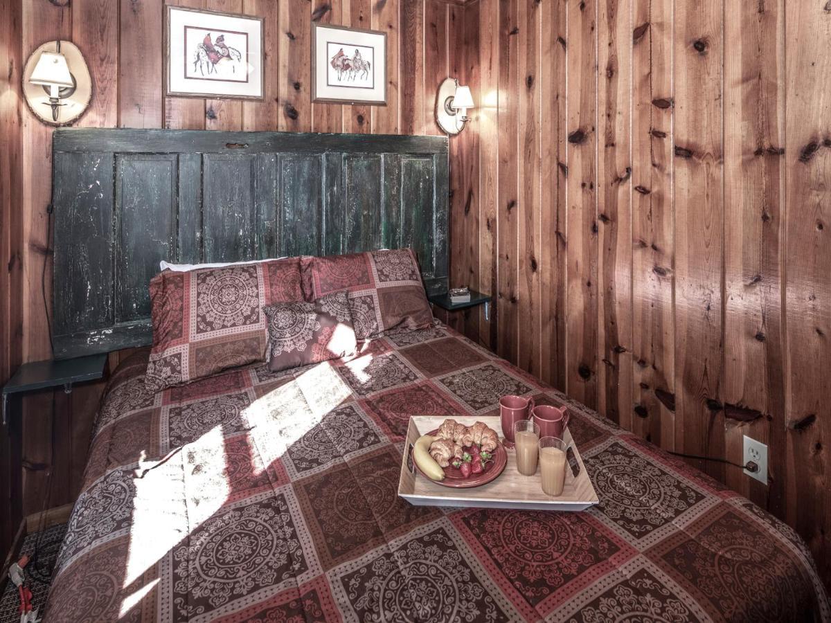 Perfect Cabin, 2 Bedrooms, Fireplace, Midtown, Sleeps 5 رويدوسو، نيومكسيكو المظهر الخارجي الصورة