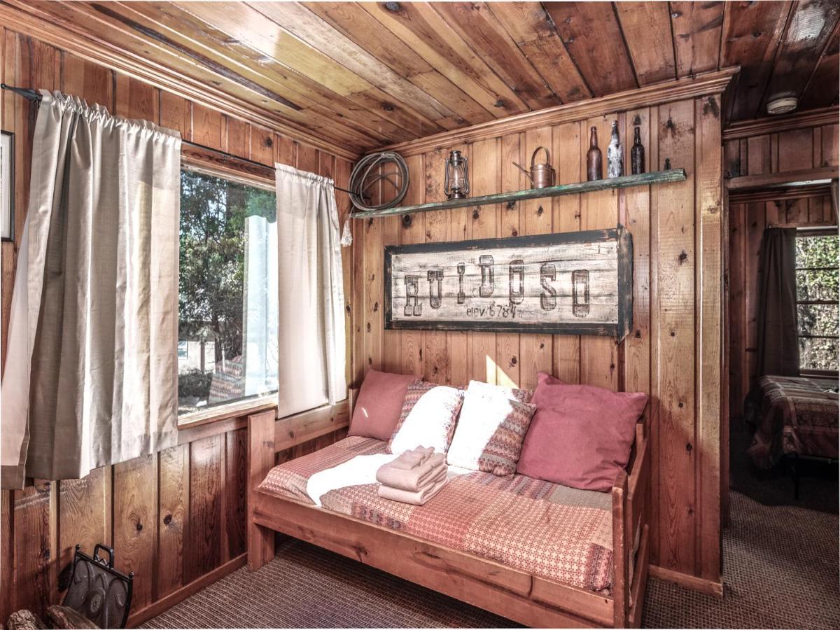 Perfect Cabin, 2 Bedrooms, Fireplace, Midtown, Sleeps 5 رويدوسو، نيومكسيكو المظهر الخارجي الصورة